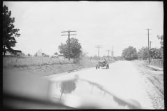 2594_Roadside scene, approach to Moundville , Alabama.