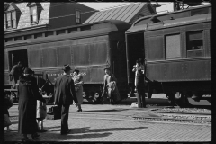 2921_Passengers arriving at  Hagerstown railroad station, Maryland