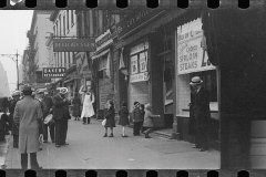 3053_Street_band_on_sidewalk ,8th avenue between West 19th and 20th , New York City