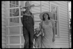 3246_Homesteader on his porch