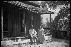 3268_Former home of a Wabash Farms settler, (Liston Barnes) Martin County, Indiana]