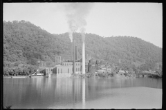 3277_ Coal fed Power Station , on the Kanawha River near Glasgow, West Virgina