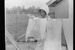 3281_Mrs Lestor Barnes , resettled farmer's wife , Wabash Farms , Indiana