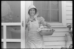 3284_Mrs Lestor Barnes , resettled farmer's wife , Wabash Farms , Indiana