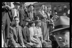 3443_ Spectators at a parade, Cincinnati, Ohio