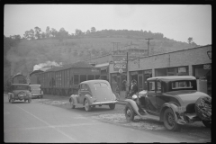 3728_Locomotive  hauling  coal through  Osage, West Virginia