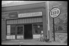 3815_Bearre's garage , Davey, West Virginia