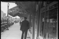 3974_Street scene , Washington, North Carolina