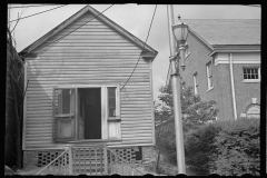 3981_Small house , possibly Enfield , North Carolina