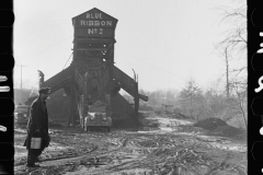 4073_Loading  a truck at Blue Ribbon No. 2 Mine