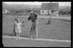 4152_Tygart Valley homesteader with some  family members