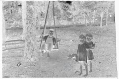 0059_ Children of resettlement farmer