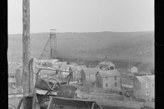 4092_Delapidated truck , Company town of Kempton