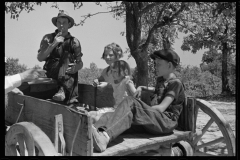 0029_Tenant farmer and children