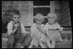 0061_Children of resettlement farmer, Skyline Farms, Alabama