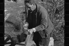 0118_Chopping wood for the schoolteacher, Shenandoah