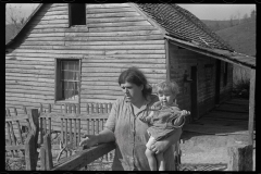 0131_Wife and child of squatter, Old Rag, Virginia