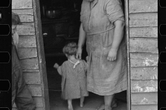 0133_Mrs. Dodson and one of her nine children, Shenandoah
