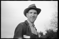 0146_man from Nicholson Hollow ,working  near a  summer resort in  Shenandoah National Park, Virginia