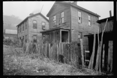 0184_Backyard , squalid housing Hamilton County, Ohio