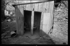 0188_Privy at rear of House in Martin Street, Hamilton County