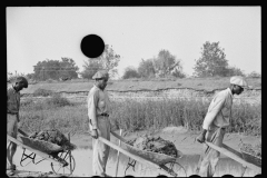 0277_Levee workers, Plaquemines Parish, Louisiana