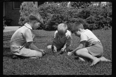 0316_Children playing on front lawn  Washington D.C.