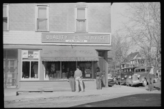 0454_Shoe shop and street corner, Nashville, Indiana