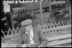 0486_cars in reflection , man on bench