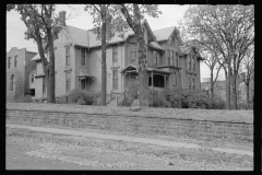 0498_Large house requiring re-development