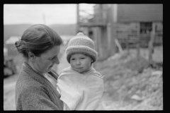 0541_Mother with child , Kempton Mining Town