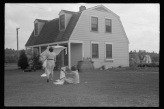 0560_Washing day , Tygart Valley Homesteads ,West Virginia