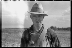 0596_Cotton picker, Lauderdale County, Mississippi