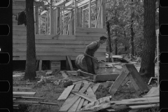 0631-constructing a timber house ,