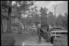 0633_Tractor driving saw-bench , Skyline Farms, Alabama