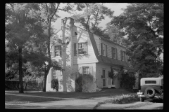 0689_Large modern affluent housing  , probably Washington DC suburb