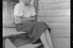 0743_Unknown black-American women sitting on steps , unknown location