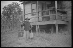 0756_Man with rudimentary yolk ,unknown location