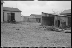 0847_Unknown barns and possible dwelling , unknown location