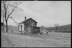 0853_Isolated homestead ,occupied , unknown location