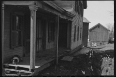 0858_Substandard  Dwelling, unknown ownership and location