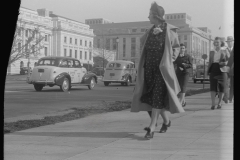 0944_Pedestrians ,12th Street , Washington DC nr Pennsylvania Avenue