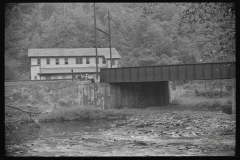 0968_Mining community , River and bridge , Marine , West Virginia