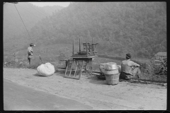 0979_ Changing accommodation with goods and chattels, Charleston, West Virginia