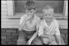 1050__Two young lads , family(ies),  probably Ohio