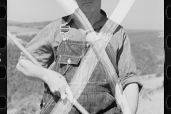 1237_  Unknown agricultural worker , unknown location