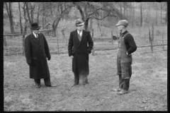 1274_Probably resettlement officials speaking with client.Possibly Ohio