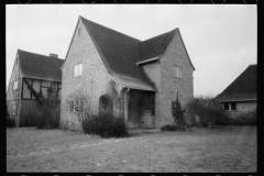 1342_Middle class housing , probably Mariemont, Ohio