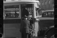 1912_Boarding the bus , possibly Hagerstown Maryland