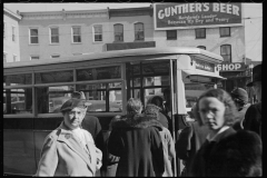 1913_Waiting in line to board the bus ,possibly Hagerstown Maryland